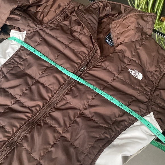 The North Face Quilted Coat, Womens Medium - Picture 4 of 11